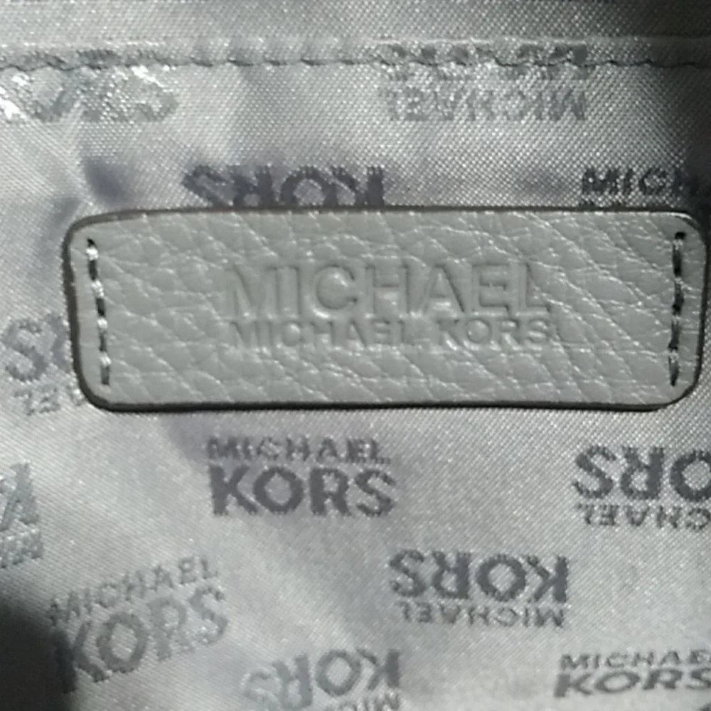 Michael Kors Extra Large Duffle Bag Tote Carry On Bag Gently Used - Picture 14 of 16